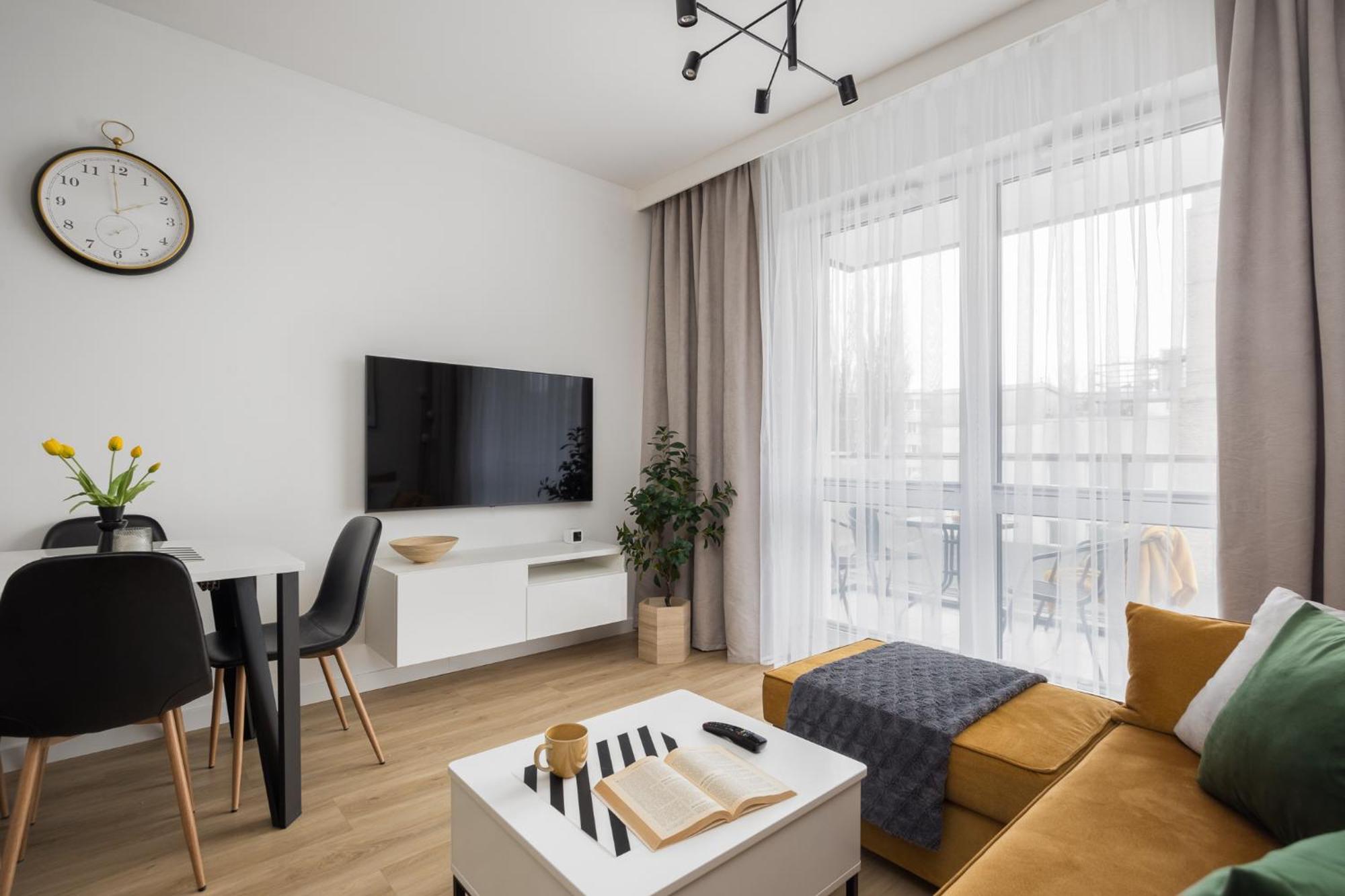 Apartament Warszawski Sen. Na 5 *